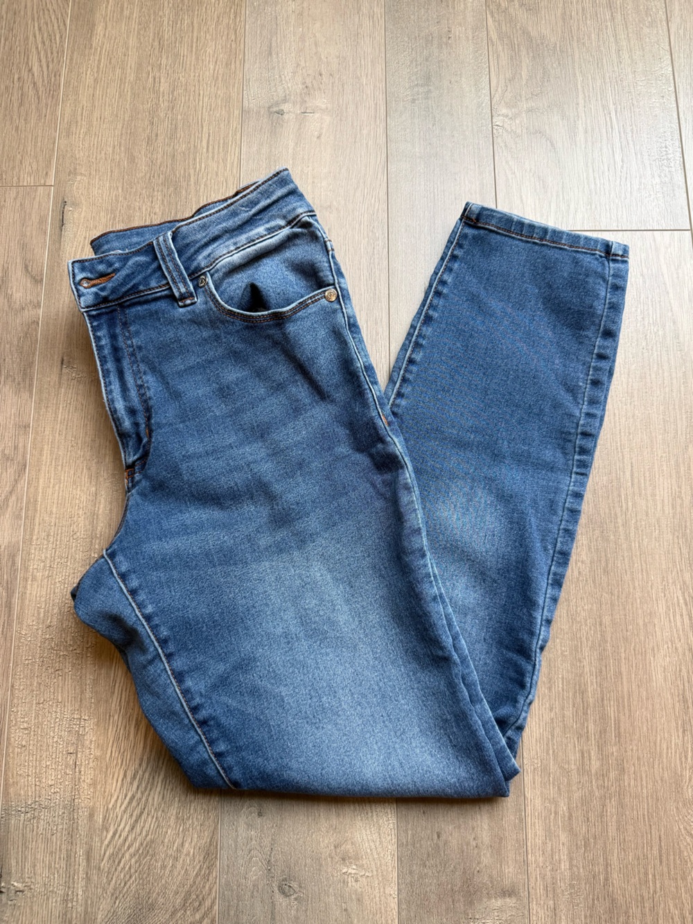 Tahari Women's Straight-Leg Denim Jeans in Medium Blue